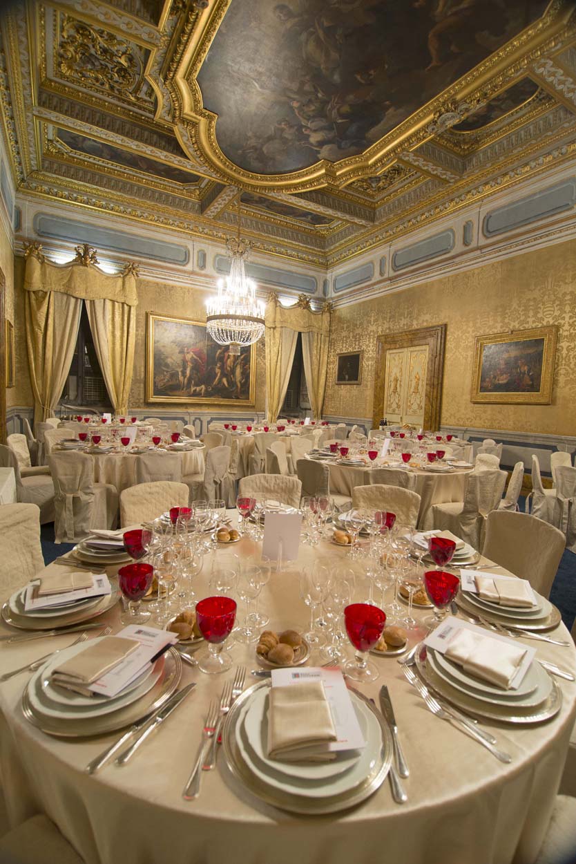 Dîner de Gala - Palais privé du centre ville