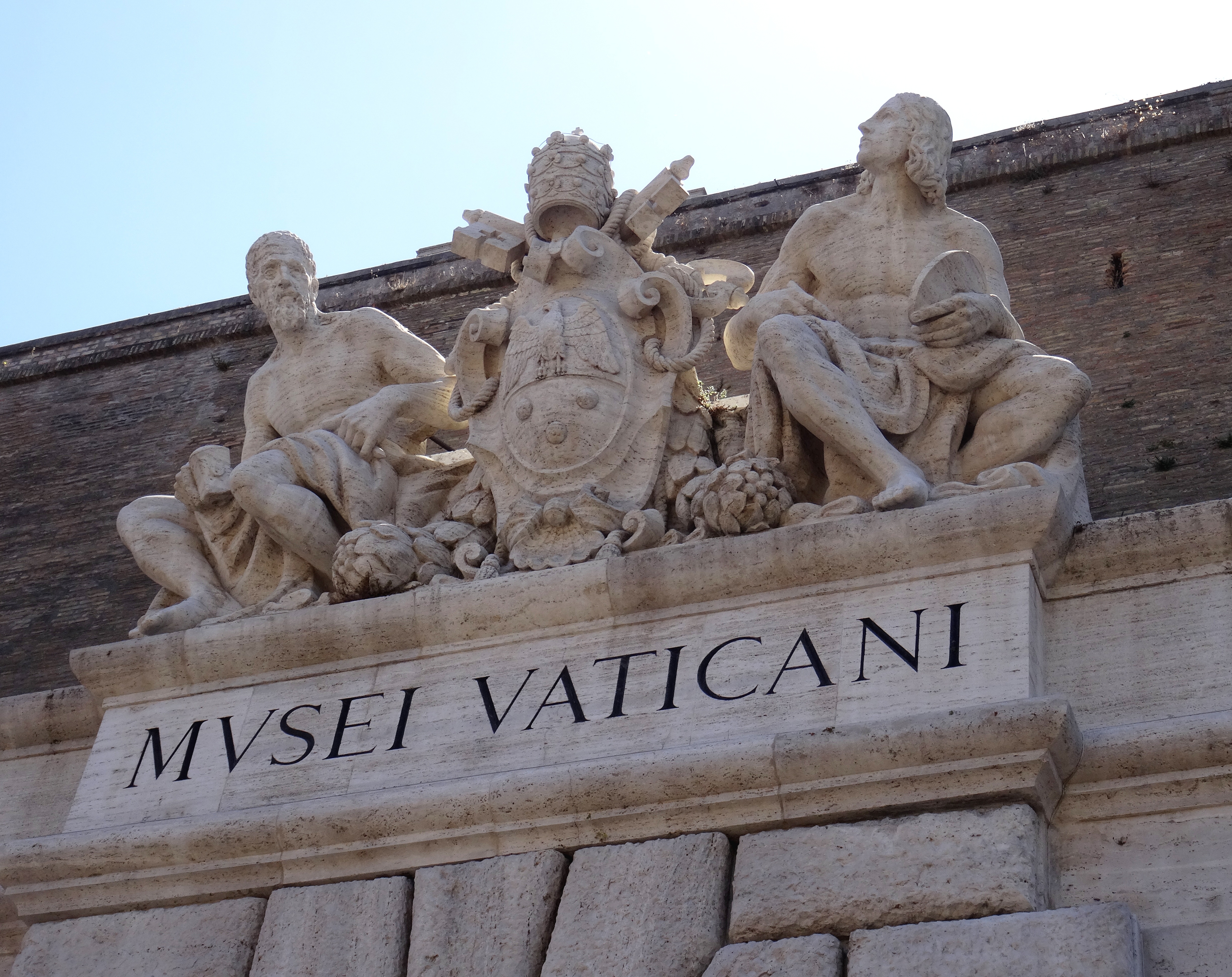 Musées du Vatican fronton enseigne 