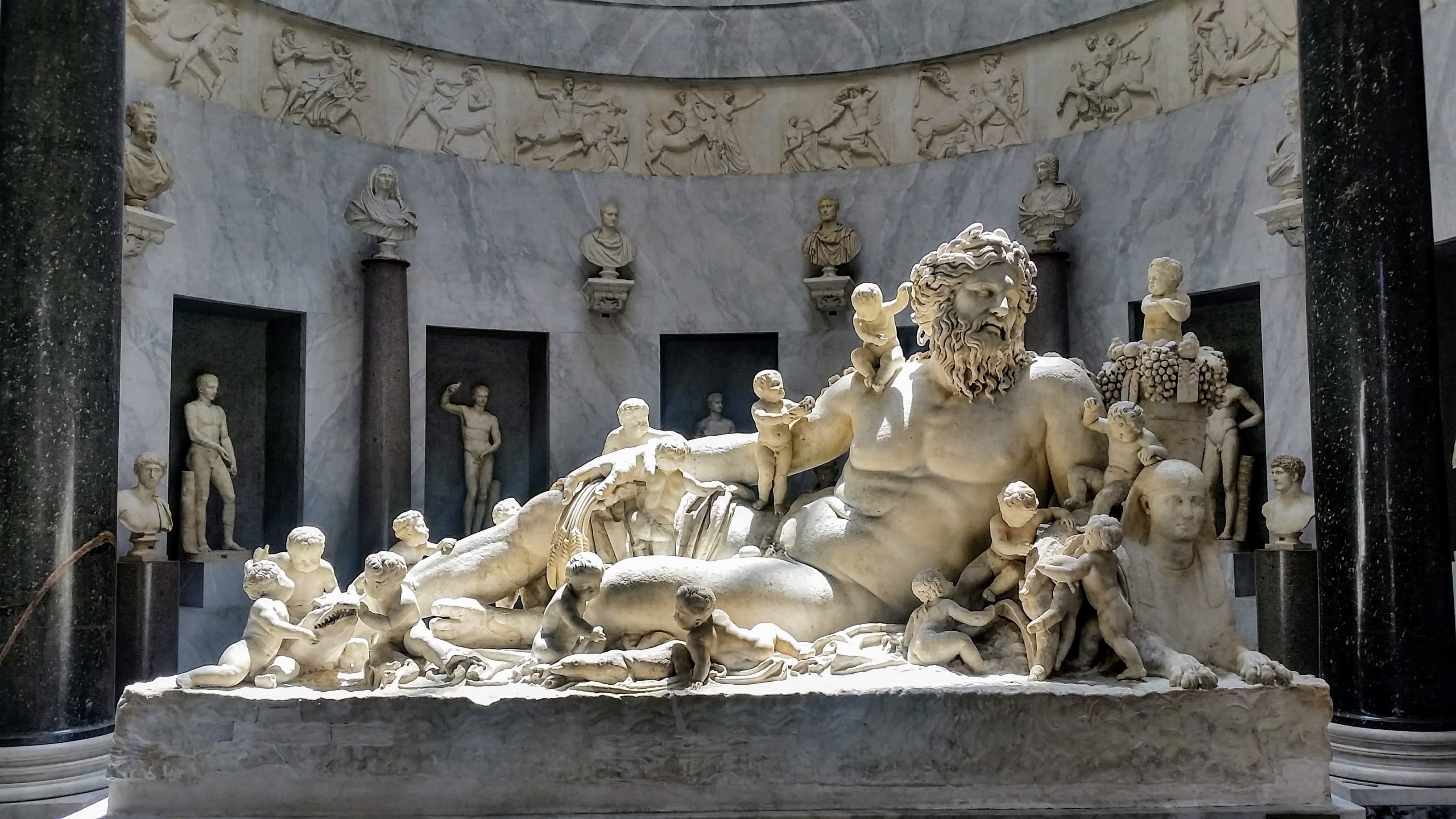 Vatican Museum visit guide tour _Beyond Roma