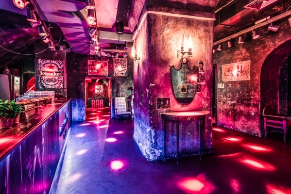 diner-festif-soiree-discotheque