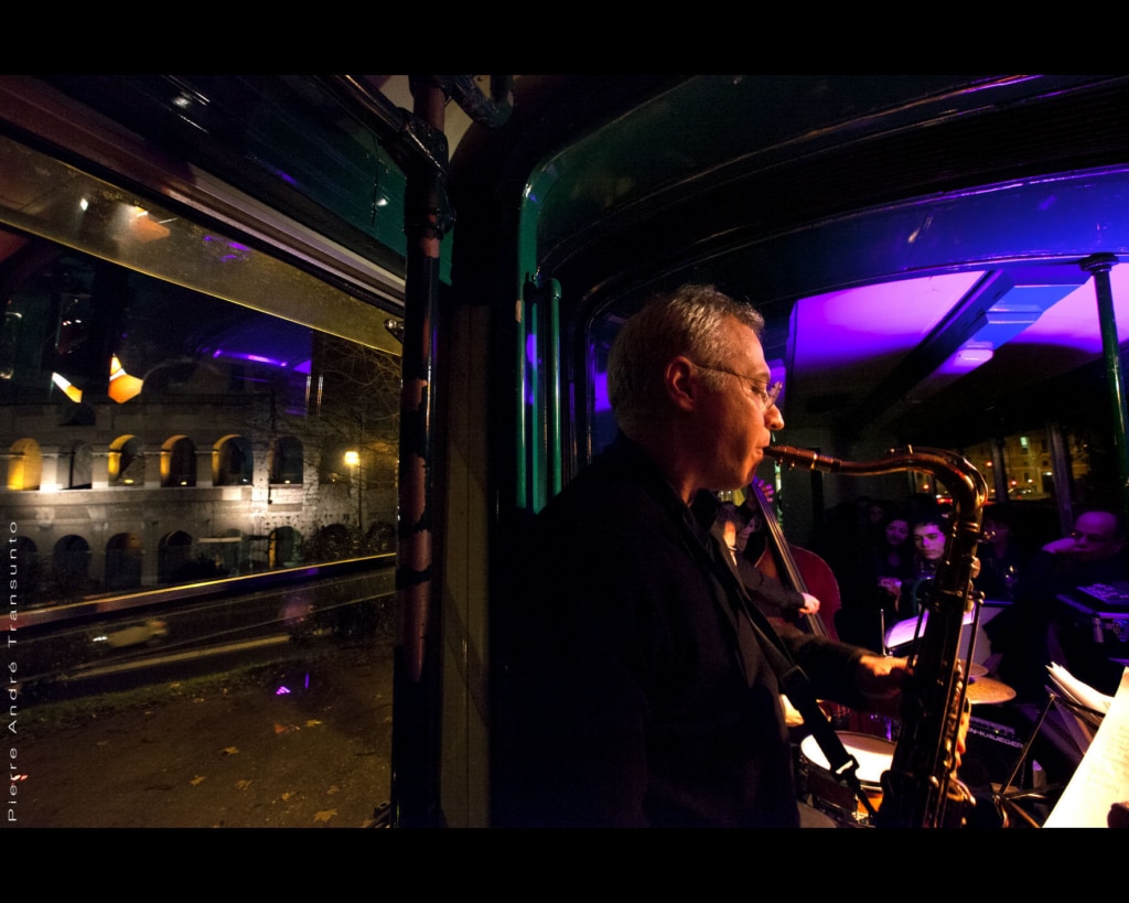 diner-sur-un-tramway